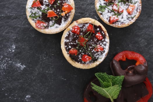 mini chocolate tarts with chili