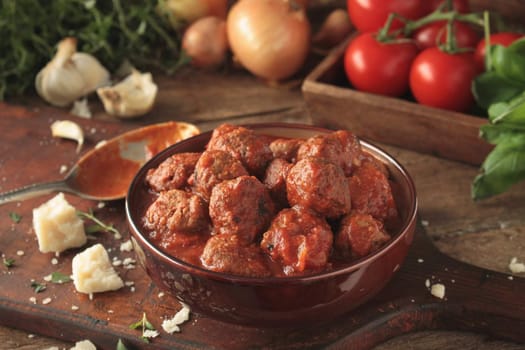 italian meatballs with spaghetti