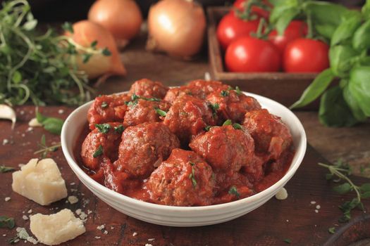 italian meatballs with spaghetti