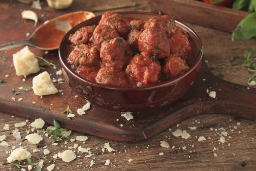 italian meatballs with spaghetti