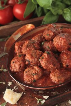 italian meatballs with spaghetti