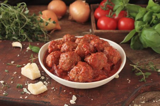 italian meatballs with spaghetti