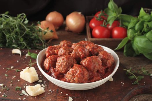 italian meatballs with spaghetti