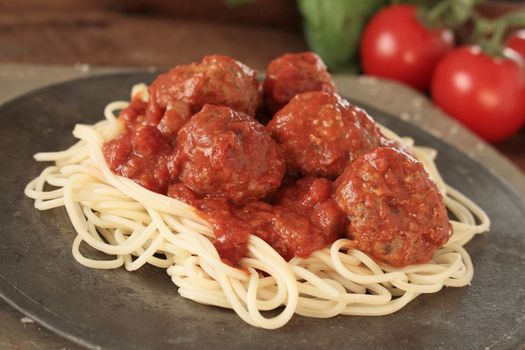 italian meatballs with spaghetti