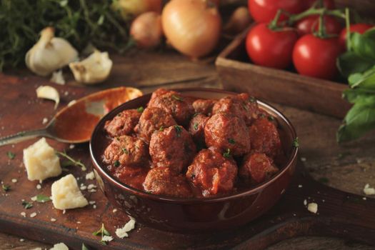 italian meatballs with spaghetti