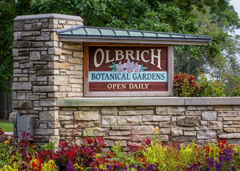 MADISON, WI/USA- JUNE 25, 2015: Olbrich Botanical Gardens entrance and sign.