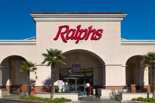 PASADENA, CA/USA - NOVEMBER 22, 2015: Ralphs grocery store sign. Ralphs is a major supermarket chain in the Southern California area and the largest subsidiary of Cincinnati-based Kroger.
