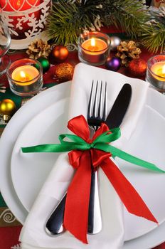 idea of how to decorate the Christmas table serving