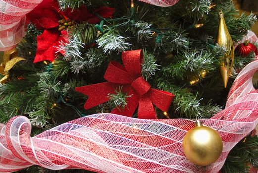 red christmas tree garland loop with balls and lights