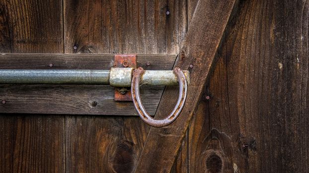 Horseshoe Barn Door Handle, Color Image