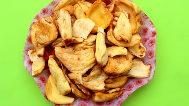 Dry Jackfruit on pink plate