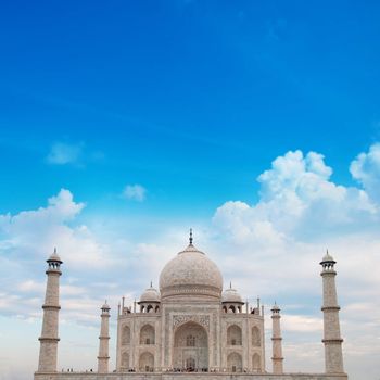 Front view Taj Mahal in Agra, India on daytime.