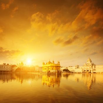 Golden sunrise at Golden Temple in Amritsar, Punjab, India.