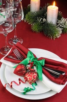 idea of how to decorate the Christmas table serving