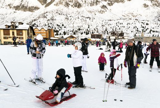 PONTE DI LEGNO, ITALY - DECEMBER 25: Families on holiday on the slopes of the Italian Alps on Thursday, December 25, 2014.