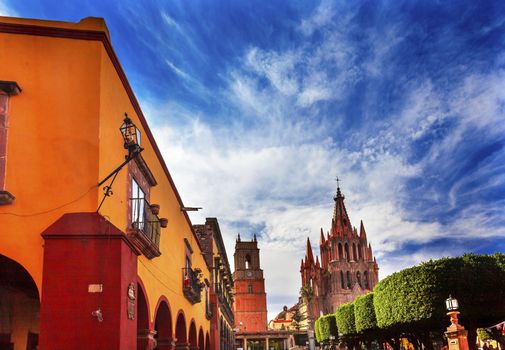 Parroquia Archangel church Jardin Town Square San Miguel de Allende, Mexico. Parroaguia created in 1600s.

