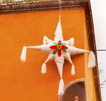 White Star Piinata Chrismas Decoration Jardin Town Tree Square San Miguel de Allende Mexico. 