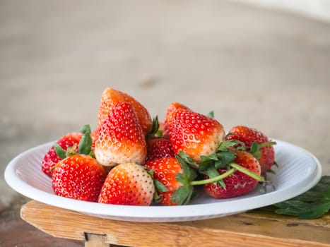 Strawberries in plat