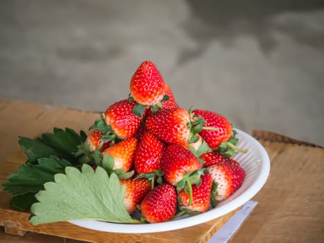 Strawberries in plat