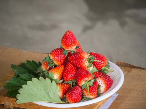 Strawberries in plat