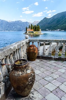 Jars on the terrace 