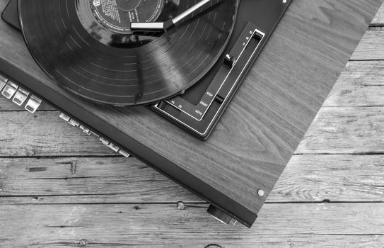 Old gramophone and vinyl record 