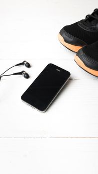 fitness equipment:running shoes,smartphone