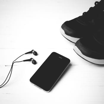fitness equipment:running shoes,smartphone black and white color style