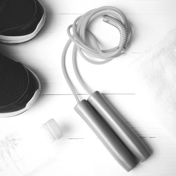 fitness equipment:running shoes,water bottle,towel,rope black and white color style