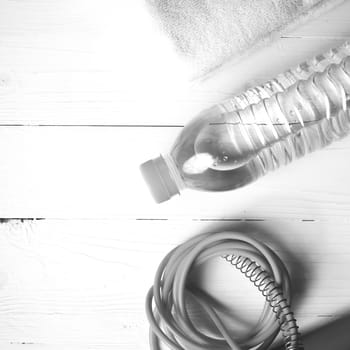 fitness equipment:water bottle,towel,rope black and white color style