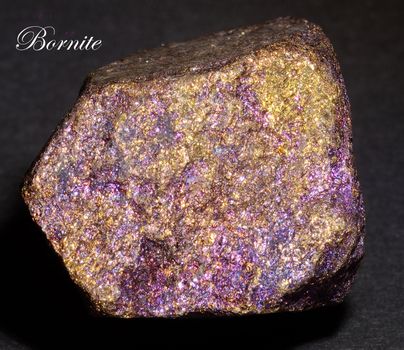 SAMPLES OF CRYSTALS PHOTOGRAPHED IN MACRO.