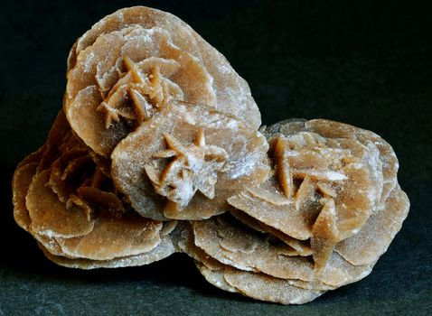 CRYSTALS AND MINERAL SAMPLES PHOTOGRAPHED IN MACRO