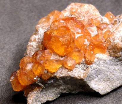 CRYSTALS AND MINERAL SAMPLES PHOTOGRAPHED IN MACRO