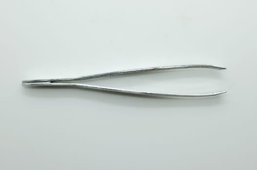 Cosmetic metal tweezers