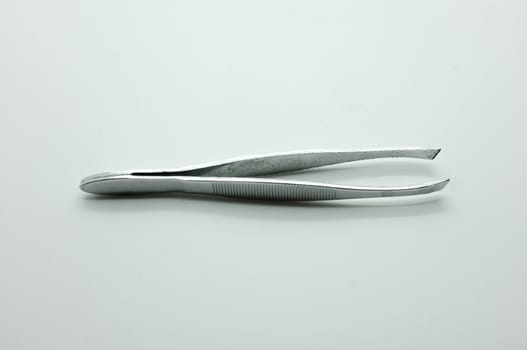 Cosmetic metal tweezers