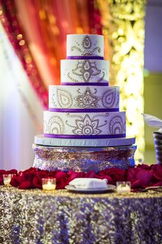 Image of a beautifully decorated Indian wedding cake