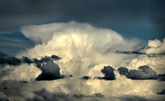 BIG SKIES OVER THE PRAIRIE AND ROCKIES ALBERTA CANADA