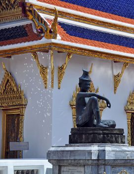 Grand Palace was built as the final resting place of the Emerald Buddha ( Phra Kaeo) surrounded by the kings residence, it is Thailands holiest temple