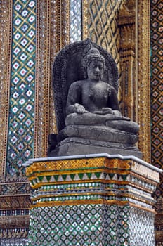 Grand Palace was built as the final resting place of the Emerald Buddha ( Phra Kaeo) surrounded by the kings residence, it is Thailands holiest temple