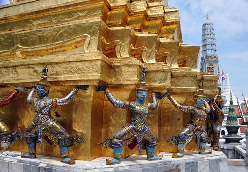 Grand Palace was built as the final resting place of the Emerald Buddha ( Phra Kaeo) surrounded by the kings residence, it is Thailands holiest temple