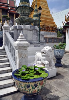 Grand Palace was built as the final resting place of the Emerald Buddha ( Phra Kaeo) surrounded by the kings residence, it is Thailands holiest temple