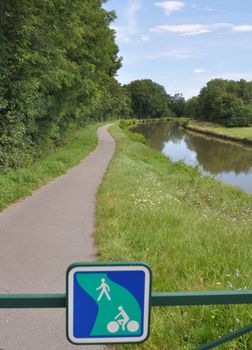 The Canal de Roanne a Digoin near Digoin in Burgundy. The Voies Verte cycle route follows the canal, at this point about 5km south of Digoin.