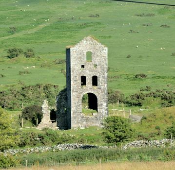 Images of old and non operating mines and their buildings on Caradon.