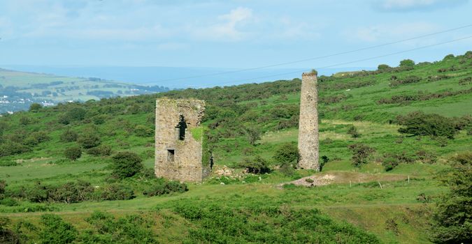 Images of old and non operating mines and their buildings on Caradon.