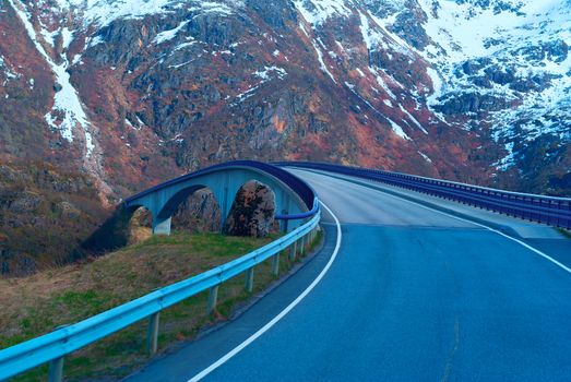 Bridge on Norwegian road in the mountains