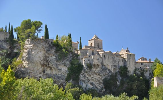 The ( Haute-Ville)  medieval city at Vaison La Romain, built on a cliff above the River Ouveze, in the Vancluse, Provence, France.