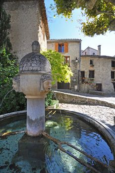 Fountain in Place de Vieux-Marche in the ( Haute-Ville)  medieval city at Vaison La Romain, in the Vancluse, Provence, France.