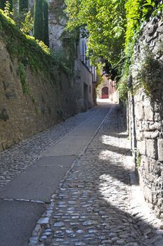 Old road in the ( Haute-Ville)  medieval city at Vaison La Romain, in the Vancluse, Provence, France.