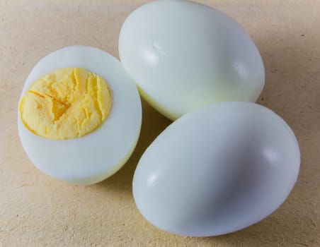 Boiled eggs are foods that are nutritional.For those who want to protein diet