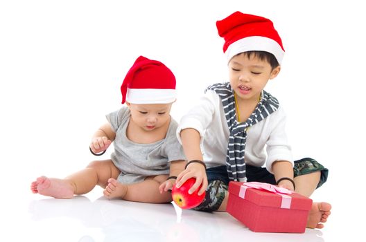 Love baby playing with his brother